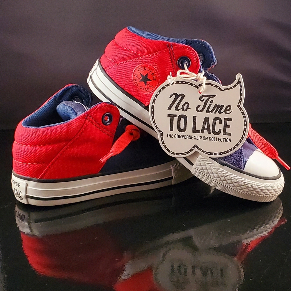 BRAND NEW - CONVERSE CHUCKS